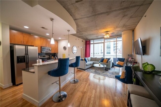 property at 44 Peachtree Pl NE