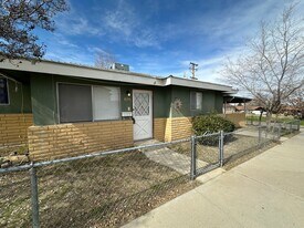 605 4th St in Taft, CA - Building Photo