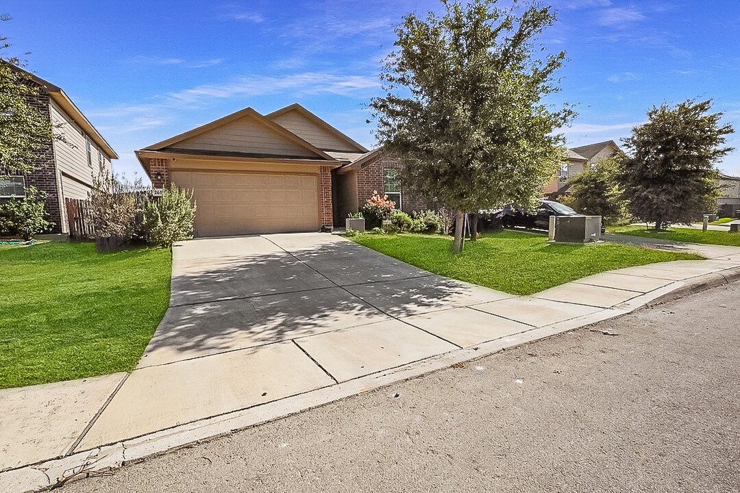 2610 Willow Pond in San Antonio, TX - Building Photo