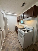 234 Jasmine St in Lake Jackson, TX - Building Photo - Building Photo