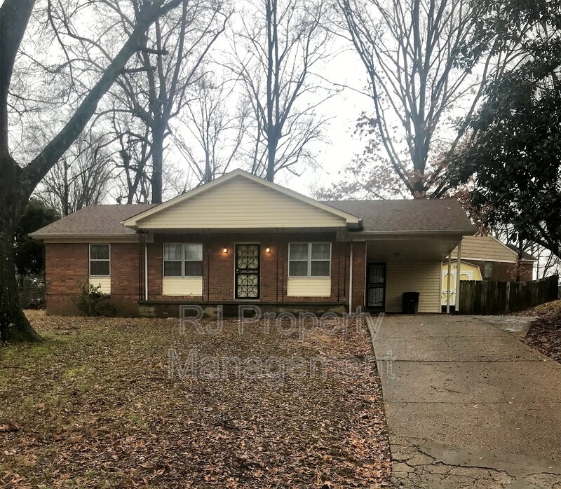 4211 Lansdowne Dr in Memphis, TN - Building Photo