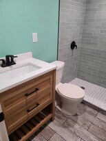 133 N Country Rd in Port Jefferson, NY - Building Photo