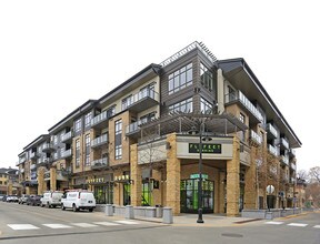 Plaza Block in Wayzata, MN - Building Photo - Building Photo