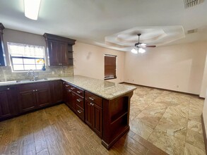 1504 Iturbide St in Laredo, TX - Building Photo - Building Photo