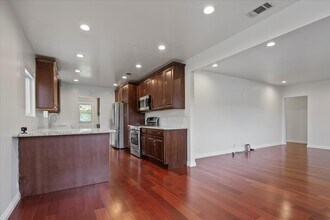 1776 N Niagara St in Burbank, CA - Building Photo - Building Photo