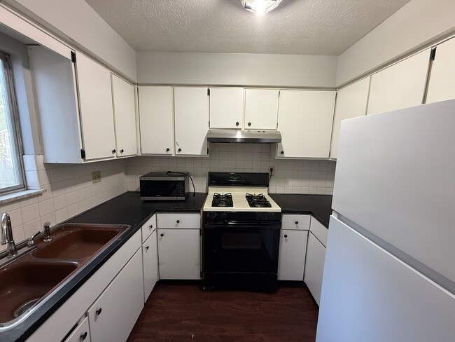 881 E Wilbeth Rd in Akron, OH - Building Photo - Building Photo