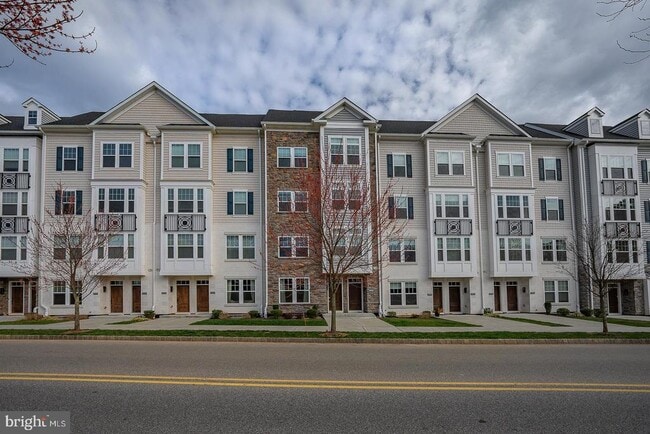 220 Charles Ellis Dr in Newtown Square, PA - Building Photo - Building Photo