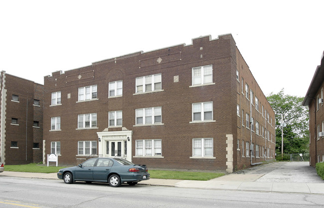 Riverview Apartments in Lakewood, OH - Building Photo - Building Photo