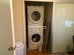 1327 Chicago Ave, Unit 404 in Evanston, IL - Building Photo - Building Photo