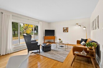 426 E Ohio Ave in Milwaukee, WI - Building Photo - Building Photo