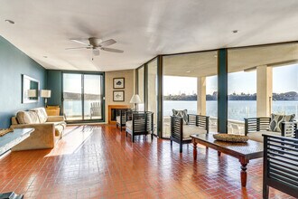 4513 Cove Dr, Unit SI ID1308070P in Carlsbad, CA - Foto de edificio - Building Photo