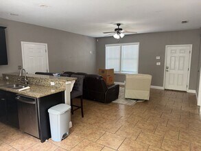 394 Prince St in Tallahassee, FL - Foto de edificio - Building Photo