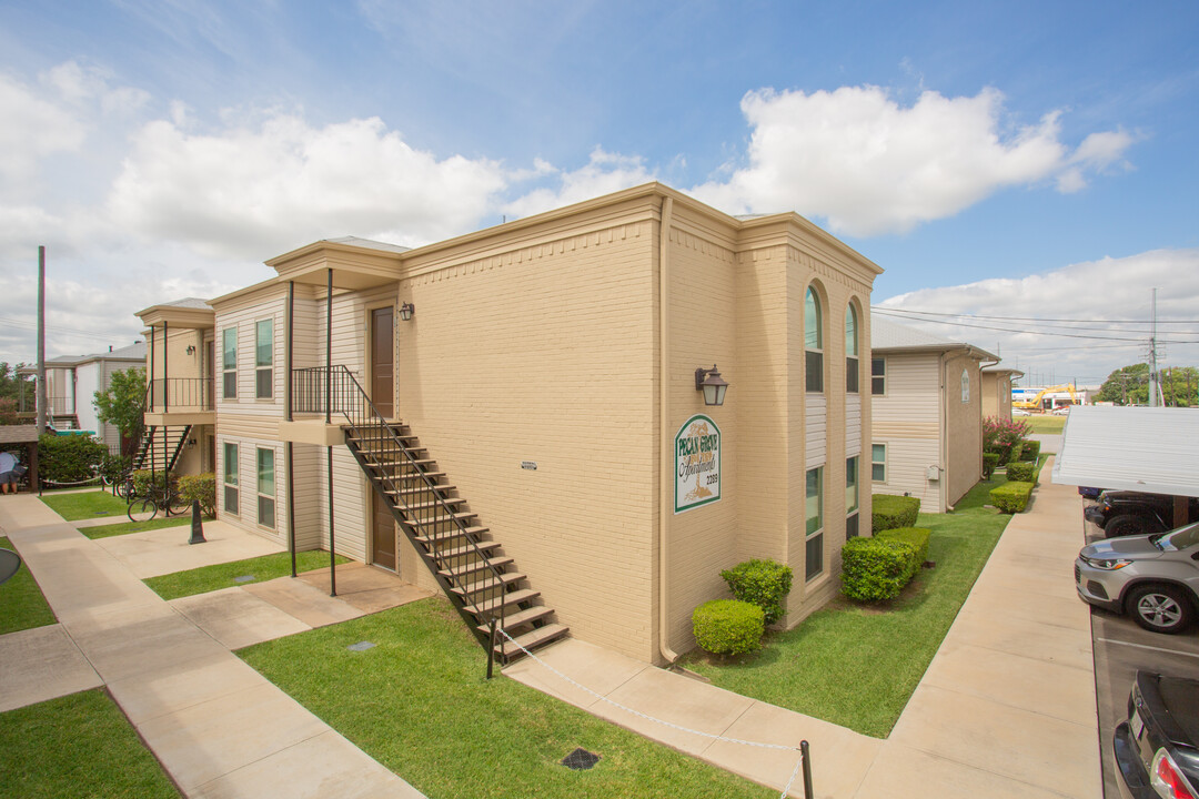 Pecan Grove Apartments in Denton, TX - Building Photo