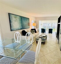 53 High Point Cir W in Naples, FL - Building Photo - Building Photo