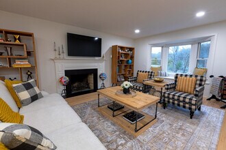 16116 Ringer Rd, Unit FL3-ID1369956P in Wayzata, MN - Building Photo - Building Photo