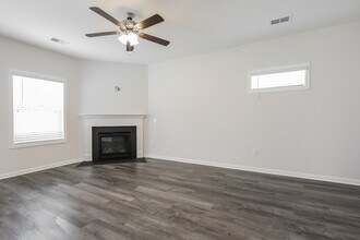 120 Highland Park Ct in Easley, SC - Building Photo - Building Photo