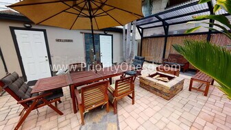 4766 Bermuda Ave in San Diego, CA - Building Photo