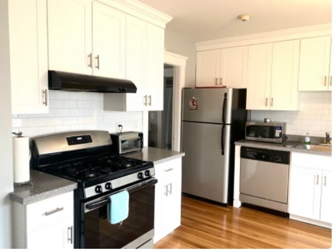 238 Washington St in Westwood, MA - Building Photo - Building Photo