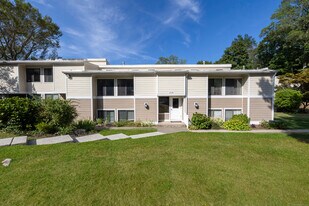 15 Keeler Close in Ridgefield, CT - Building Photo