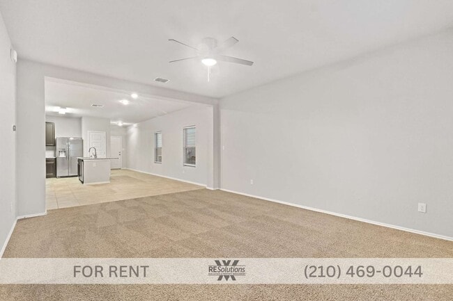 5526 Daniel Wy in Saint Hedwig, TX - Building Photo - Building Photo