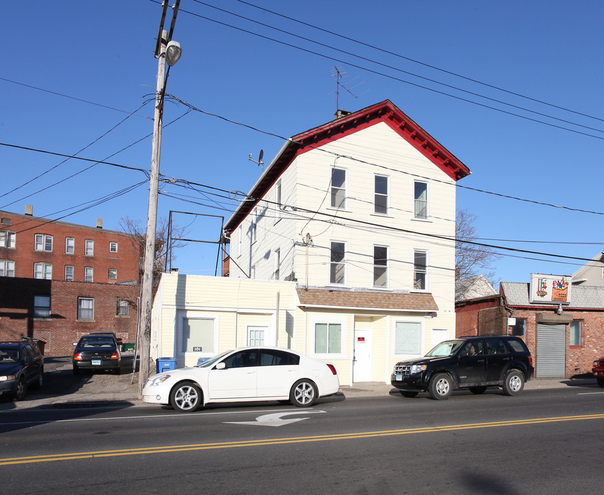 13 Cherry St in Waterbury, CT - Building Photo