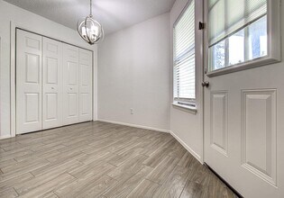 1900 Rawhide Dr in Round Rock, TX - Foto de edificio - Building Photo