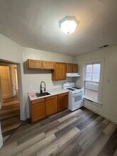 723 W Armstrong Ave in Peoria, IL - Building Photo - Building Photo