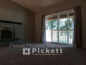 391 NW Mosher Canyon Rd in Bremerton, WA - Building Photo - Building Photo