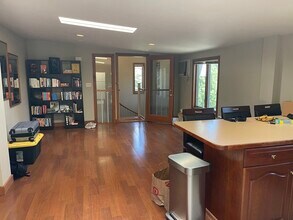 576 Marrett Rd in Lexington, MA - Building Photo - Building Photo