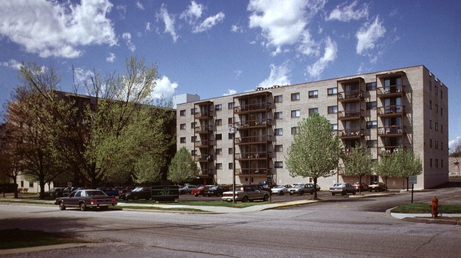 130 Slade Ave in Pikesville, MD - Building Photo - Building Photo