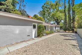 520 Dawkins Dr in Lafayette, CA - Building Photo - Building Photo