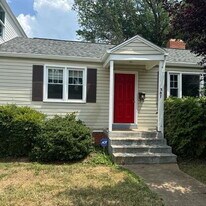 387 Cherrydale Ave in Front Royal, VA - Building Photo