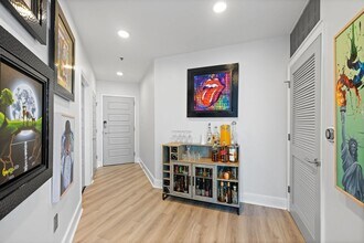 1080 Peachtree St NE in Atlanta, GA - Building Photo - Building Photo