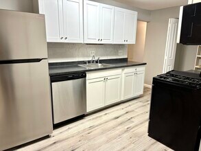 3358 Huntley Square Dr, Unit B2 in Temple Hills, MD - Building Photo - Building Photo