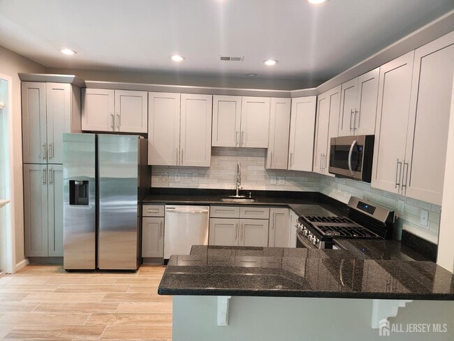 54 Amber Dr in Old Bridge, NJ - Building Photo - Building Photo