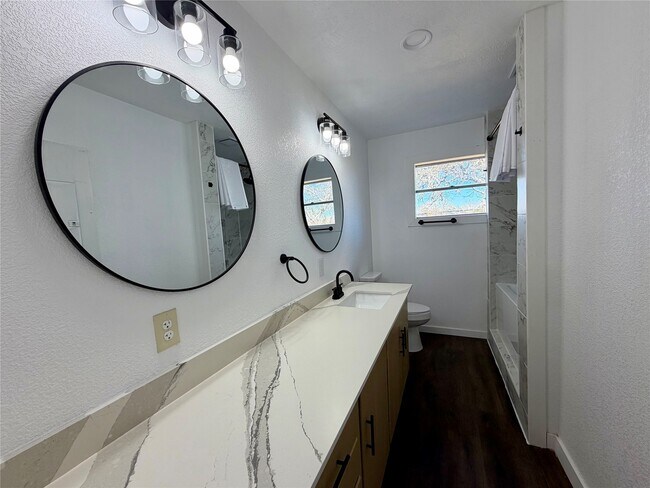 100 Shady Oaks Ln in Somerville, TX - Building Photo - Building Photo