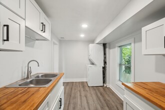 502 W 48th St in Savannah, GA - Building Photo - Building Photo