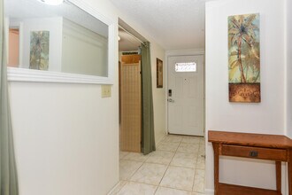 166 Lake Carol Dr in West Palm Beach, FL - Building Photo - Building Photo