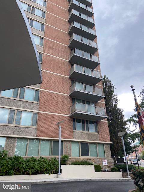 1 E University Pkwy Photo