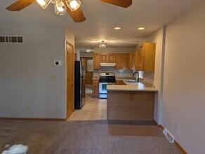 6036 W Mitchell St, Unit Upper Unit in West Allis, WI - Building Photo - Building Photo