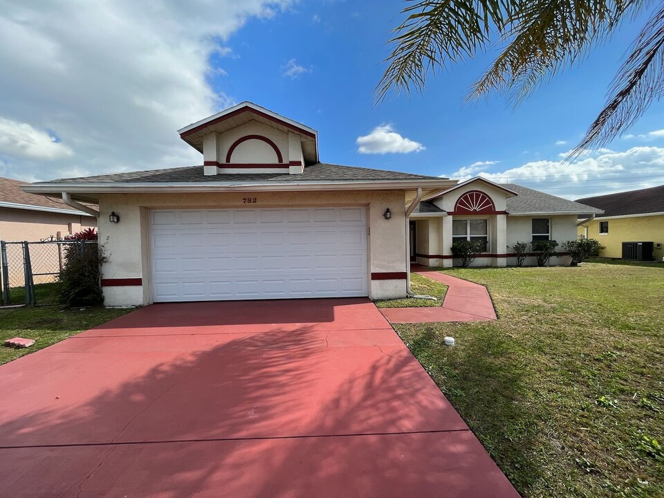 782 Americana Ct in Kissimmee, FL - Building Photo