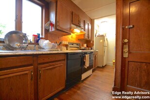 88 Beechcroft St, Unit 2 in Boston, MA - Building Photo