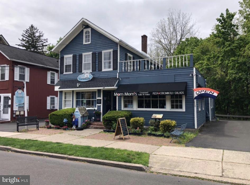 156 N State St in Newtown, PA - Building Photo