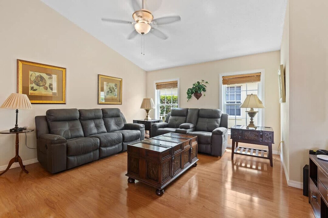 2800 Drifting Lilly Loop in Kissimmee, FL - Building Photo