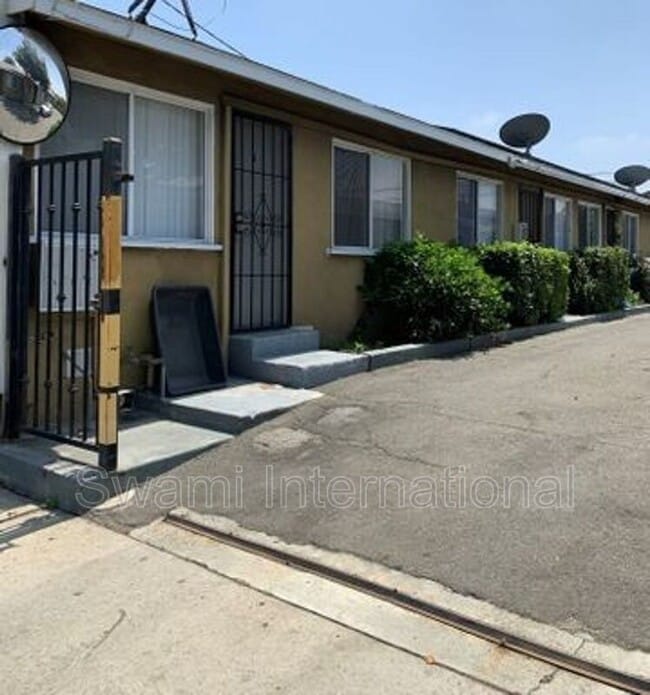 property at 4542 W Imperial Hwy