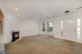 12158 Salemtown Dr in Woodbridge, VA - Building Photo - Building Photo