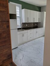 43 Wood St in Rutherford, NJ - Building Photo - Building Photo