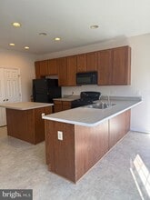 144 Keating Cir in Stafford, VA - Building Photo - Building Photo