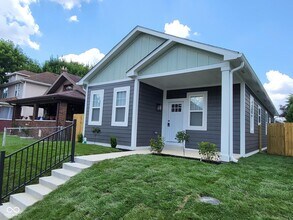 822 N Gray St in Indianapolis, IN - Building Photo - Building Photo