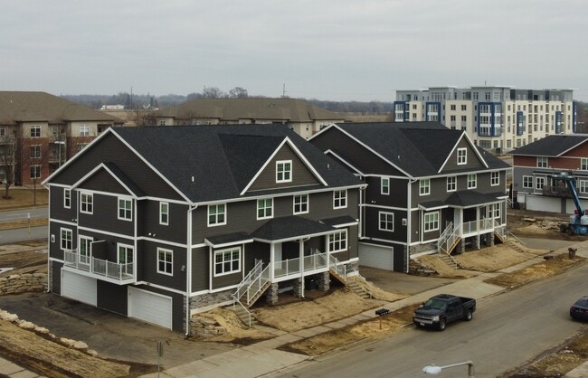 Driscoll Drive Townhomes (6402-6416) in Madison, WI - Foto de edificio - Building Photo